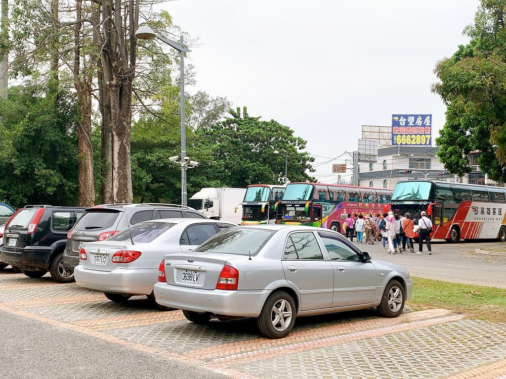 旗山糖廠 依山傍水 糖廠老樹成蔭 風景秀麗 美味冰品 很適合親子共遊 台南咬一口