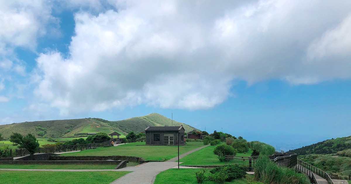 擎天崗大草原 陽明山國家公園內的熱門景點 大台北的青青草原 台南咬一口